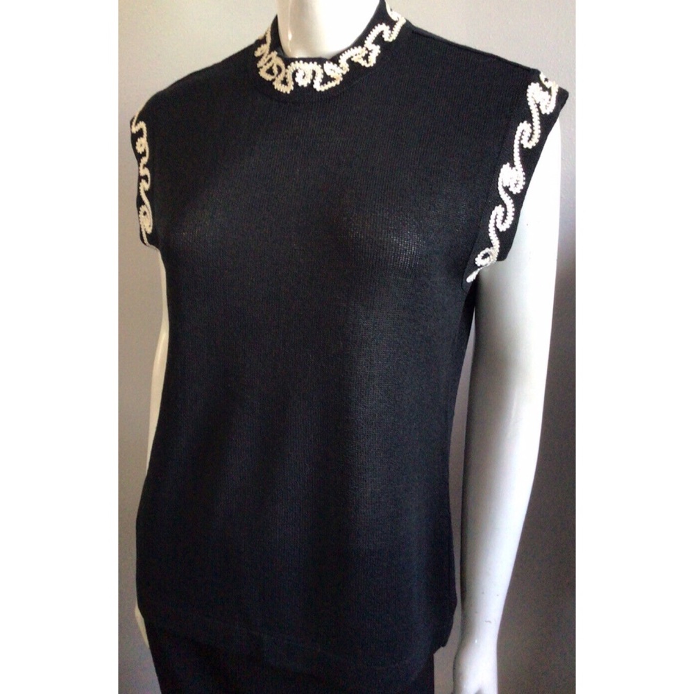 Vintage Mondo Black & Cream Sleeveless Sweater Size 38
